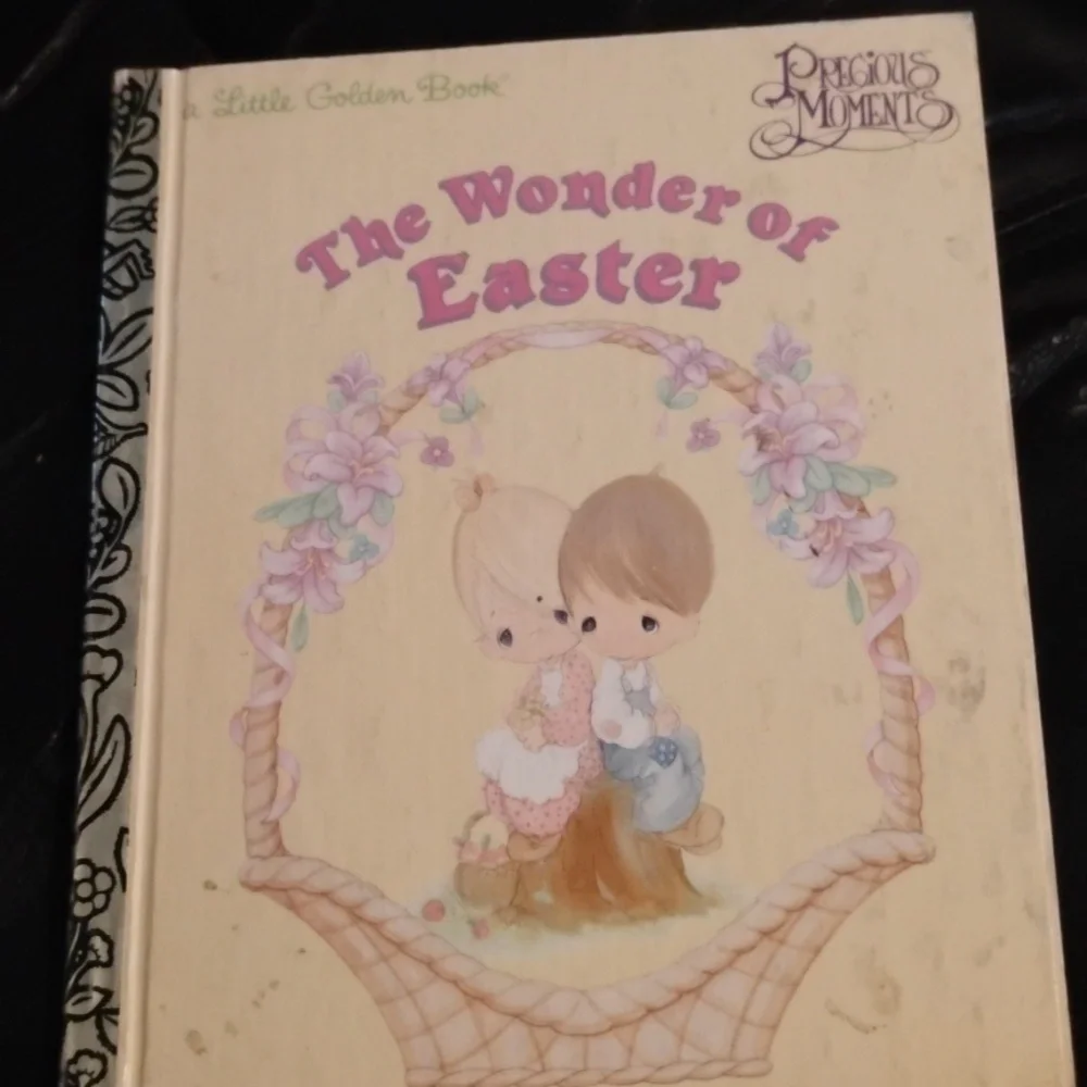Adorable Vintage Little Golden Book Baby's Christmas Collectible
